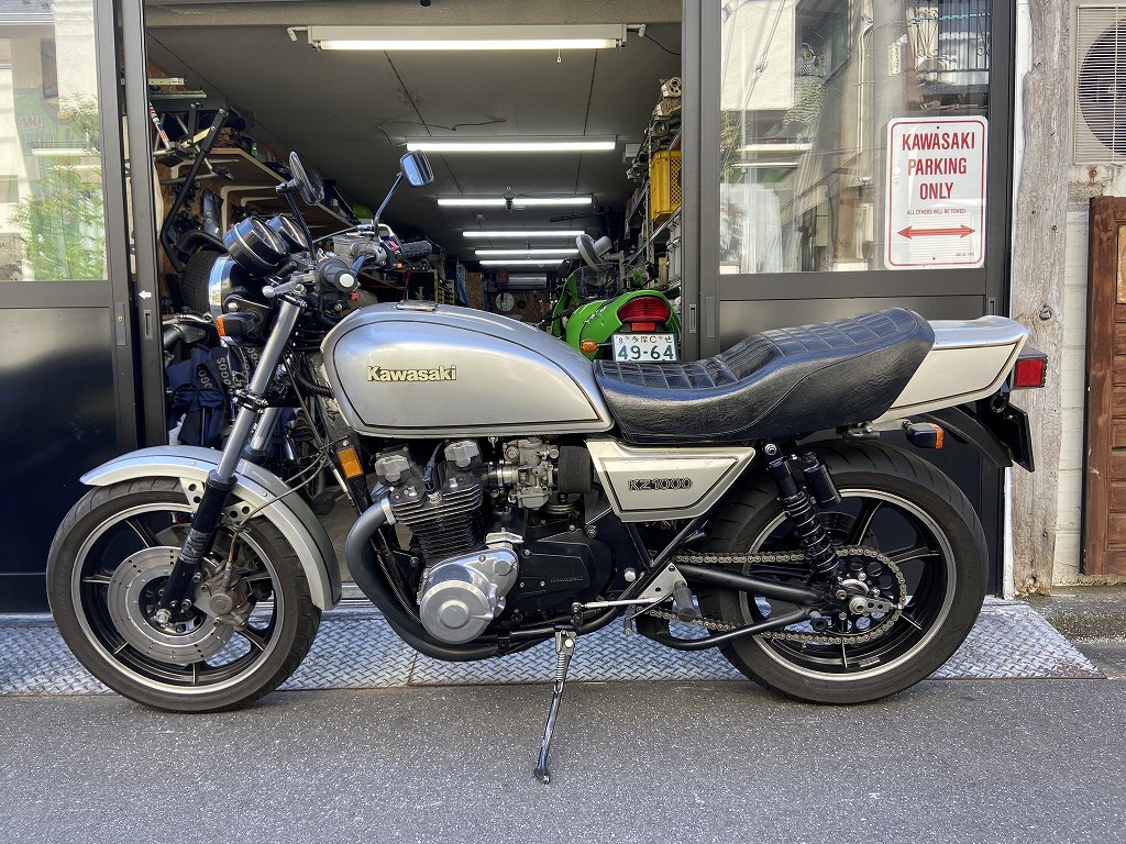 Z1000J2 T.Y様 スプリームS1シート装着とテールカウルのチリ合わせ