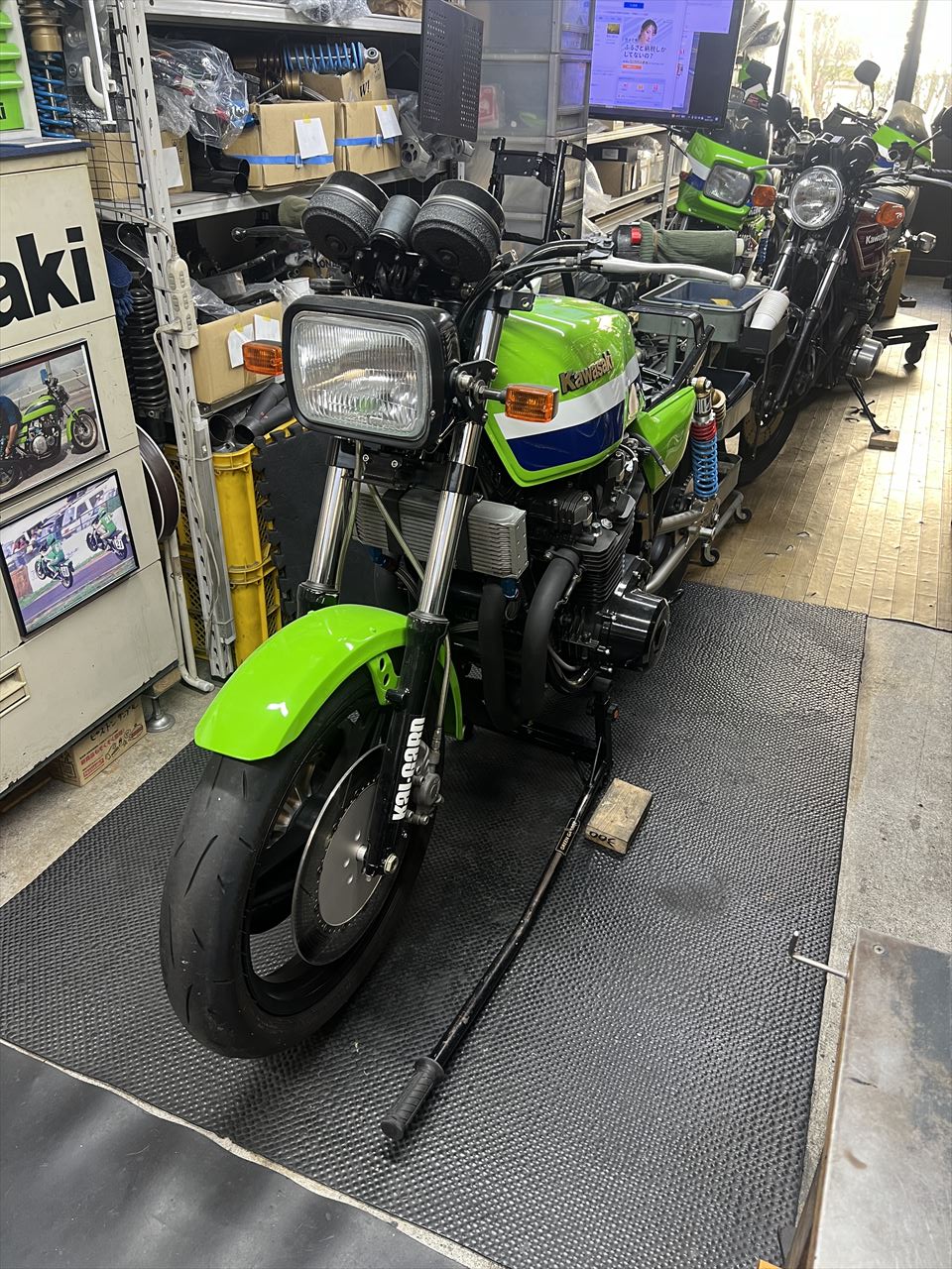 Z1000J1 T.A様 ワークスS1仕様製作 フロントフォーク分解点検 アウターポリッシュ | GREEN GARAGE