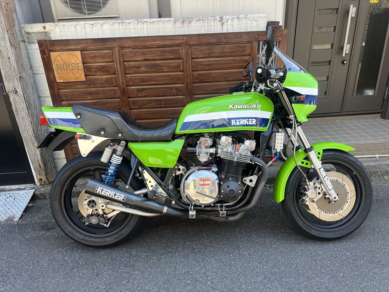 KAWASAKI Z1000ST 車検込み 配送